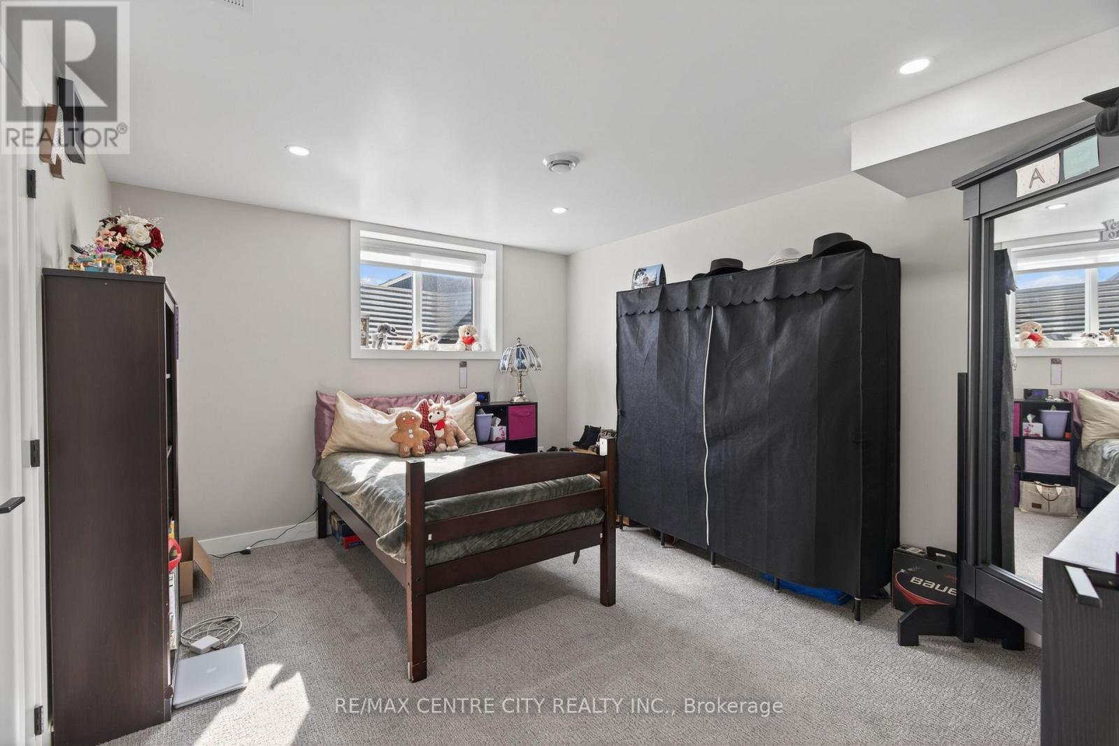 22273 Pratt Siding Road, Southwest Middlesex, Ontario  N0L 1M0 - Photo 26 - X12837856