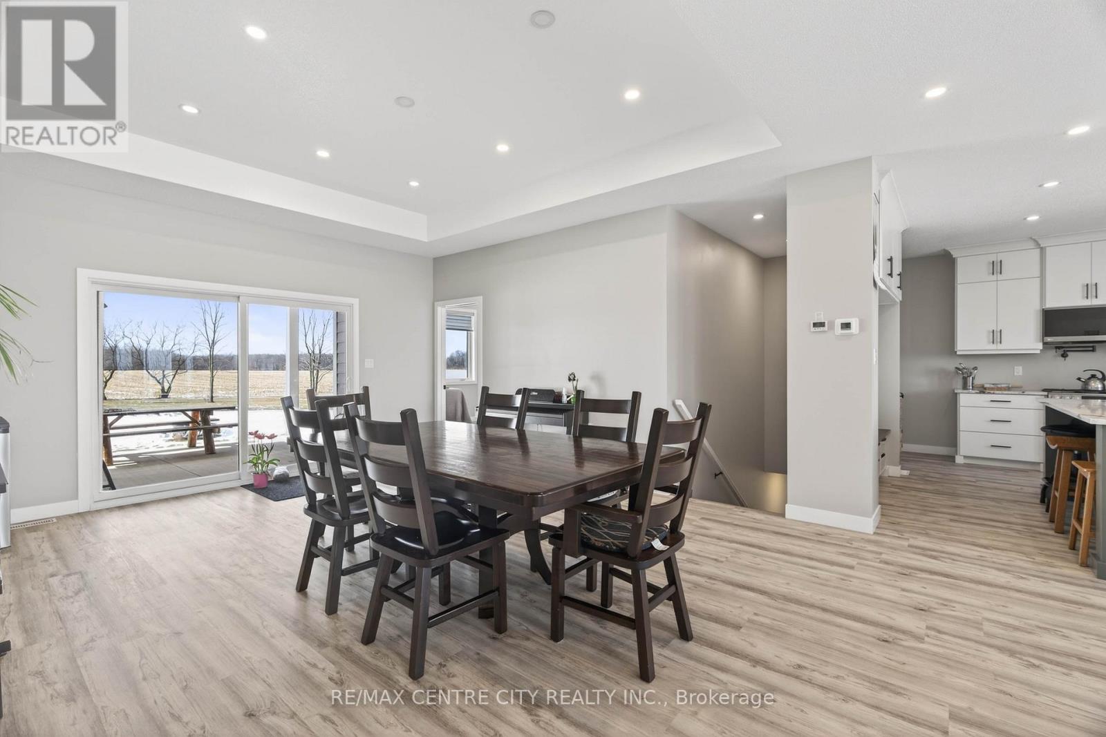 22273 Pratt Siding Road, Southwest Middlesex, Ontario  N0L 1M0 - Photo 33 - X12837856