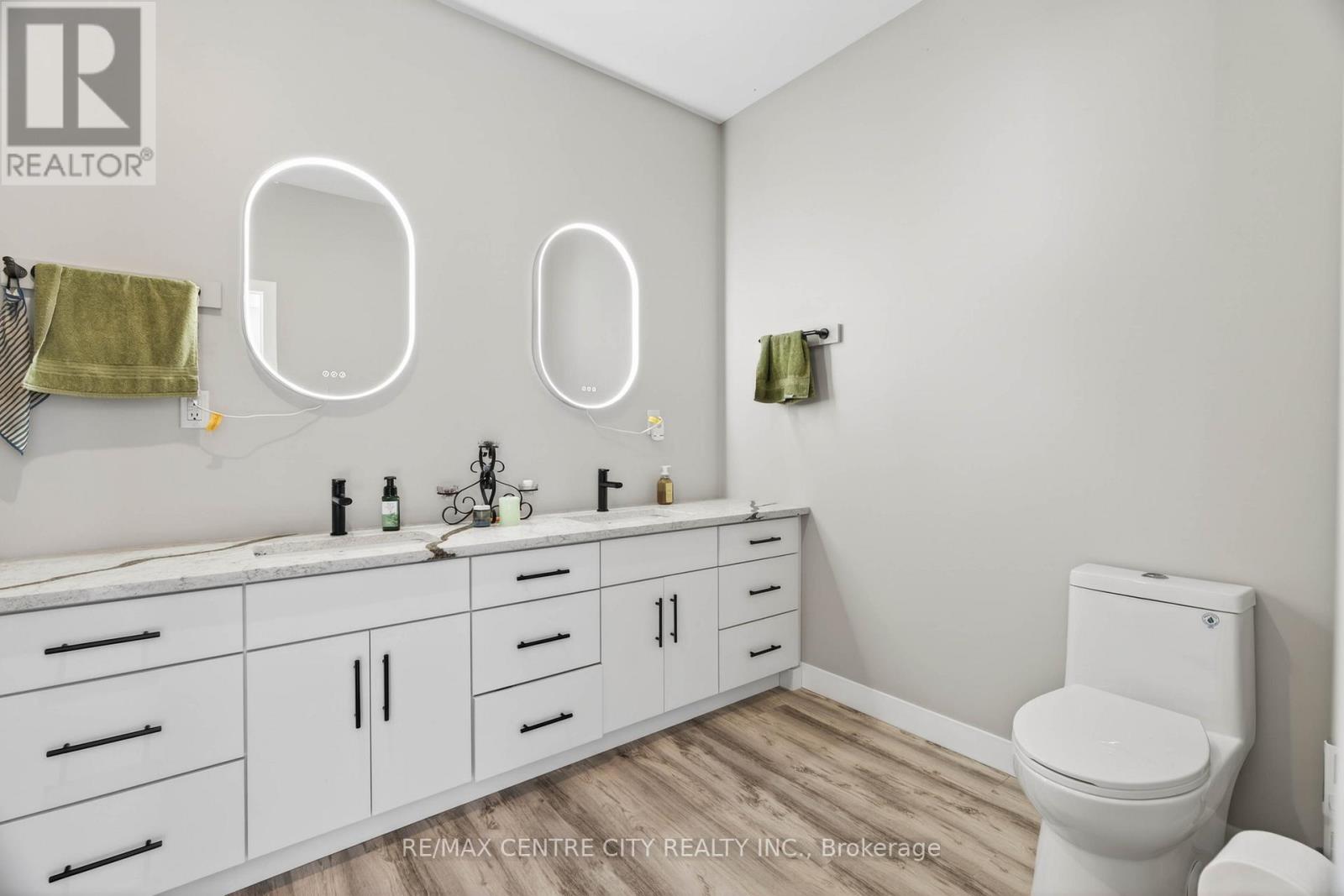 22273 Pratt Siding Road, Southwest Middlesex, Ontario  N0L 1M0 - Photo 36 - X12837856