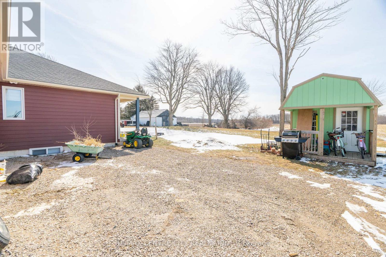 22273 Pratt Siding Road, Southwest Middlesex, Ontario  N0L 1M0 - Photo 38 - X12837856