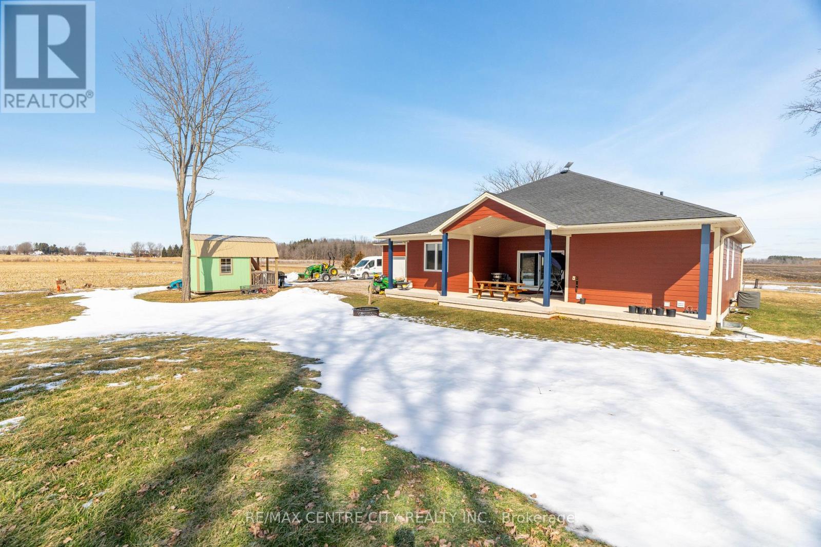 22273 Pratt Siding Road, Southwest Middlesex, Ontario  N0L 1M0 - Photo 44 - X12837856