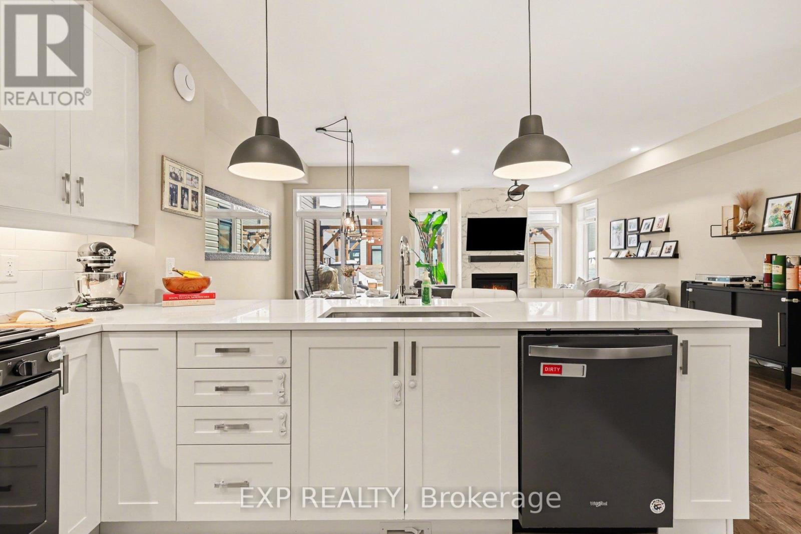 567 Rathburn Lane, Ottawa, Ontario  K1T 0T3 - Photo 11 - X12837872