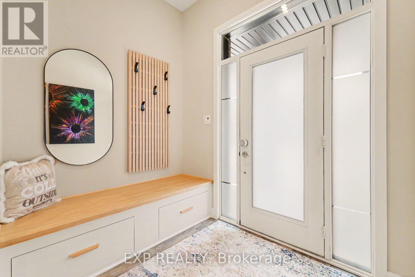 567 Rathburn Lane, Ottawa, Ontario  K1T 0T3 - Photo 2 - X12837872