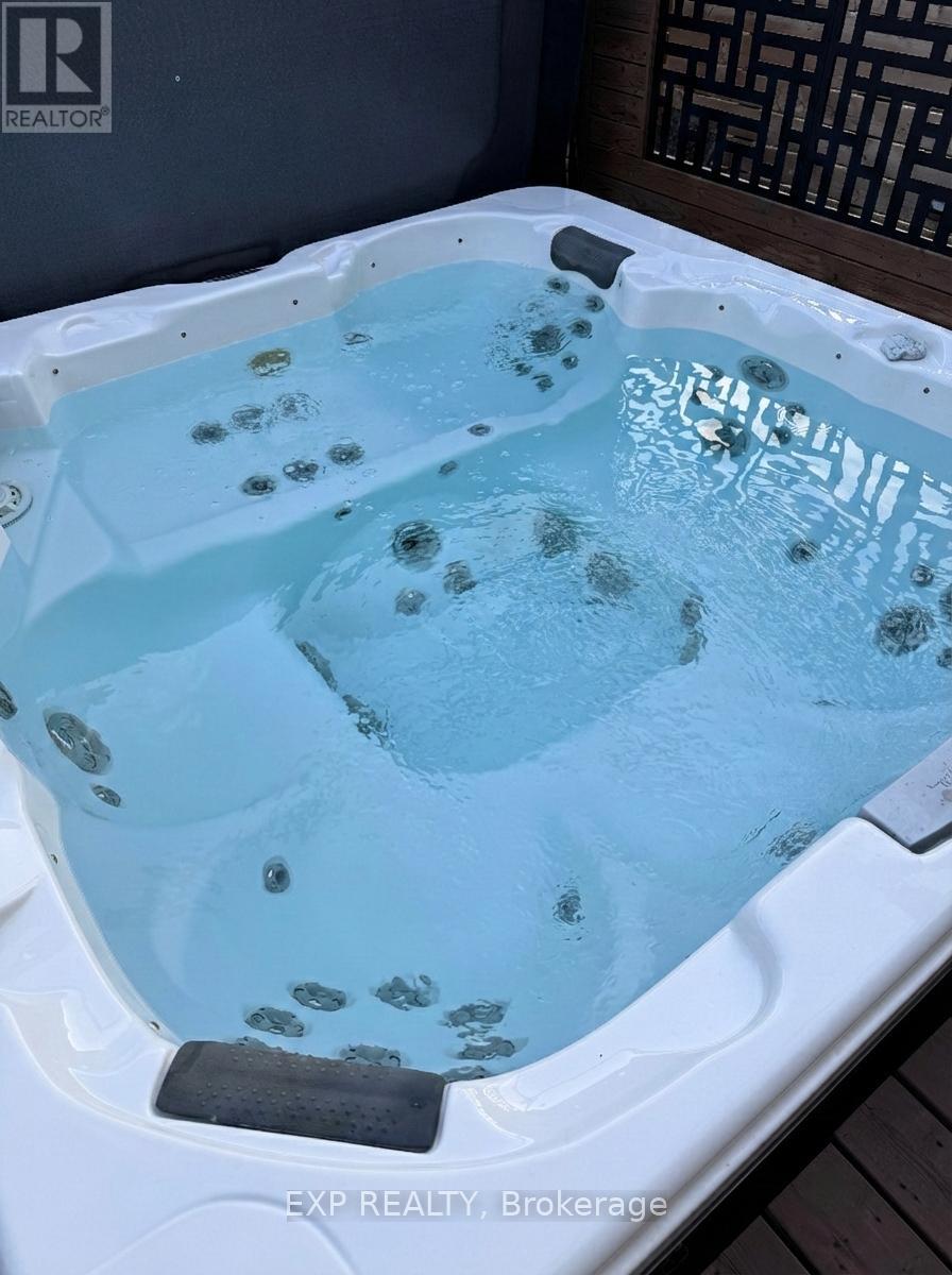 567 Rathburn Lane, Ottawa, Ontario  K1T 0T3 - Photo 36 - X12837872