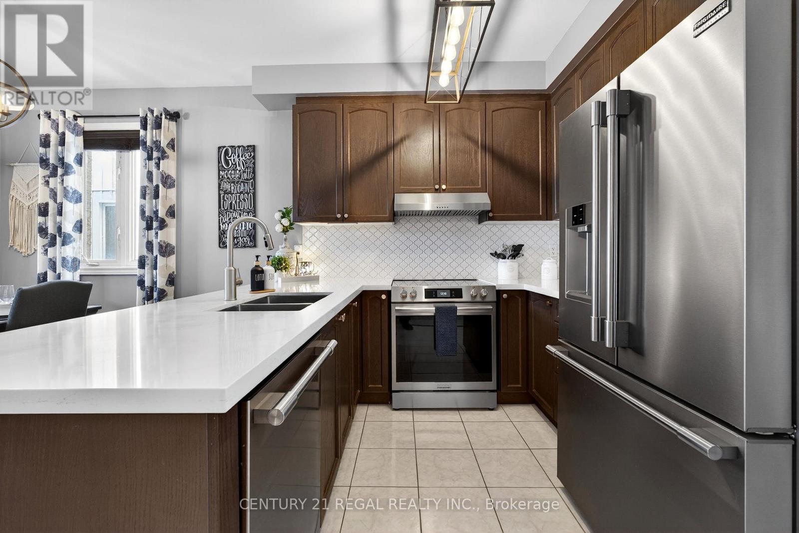 94 Thomas Woodlock Street, Clarington, Ontario  L1B 1G9 - Photo 8 - E12832412