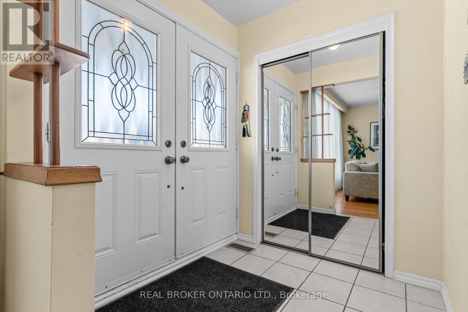 23 Beaumaris Crescent, Toronto, Ontario  M9R 1N7 - Photo 3 - W12837746