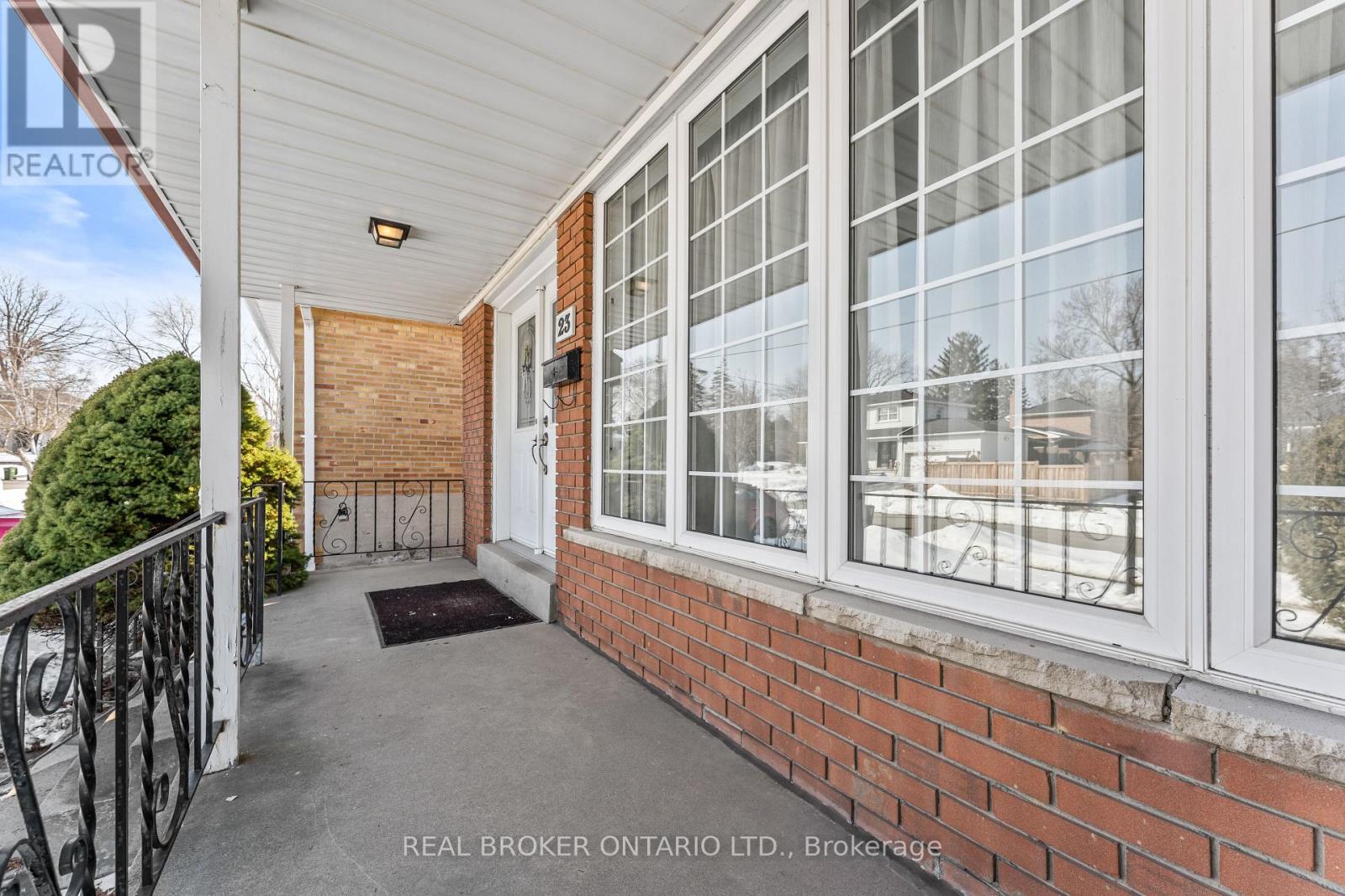 23 Beaumaris Crescent, Toronto, Ontario  M9R 1N7 - Photo 2 - W12837746