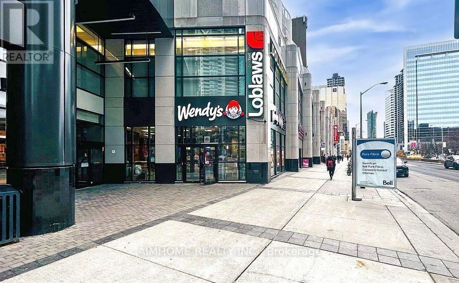 1617 - 8 Hillcrest Avenue, Toronto, Ontario M2N 6Y6 - Photo 2 - C12837858