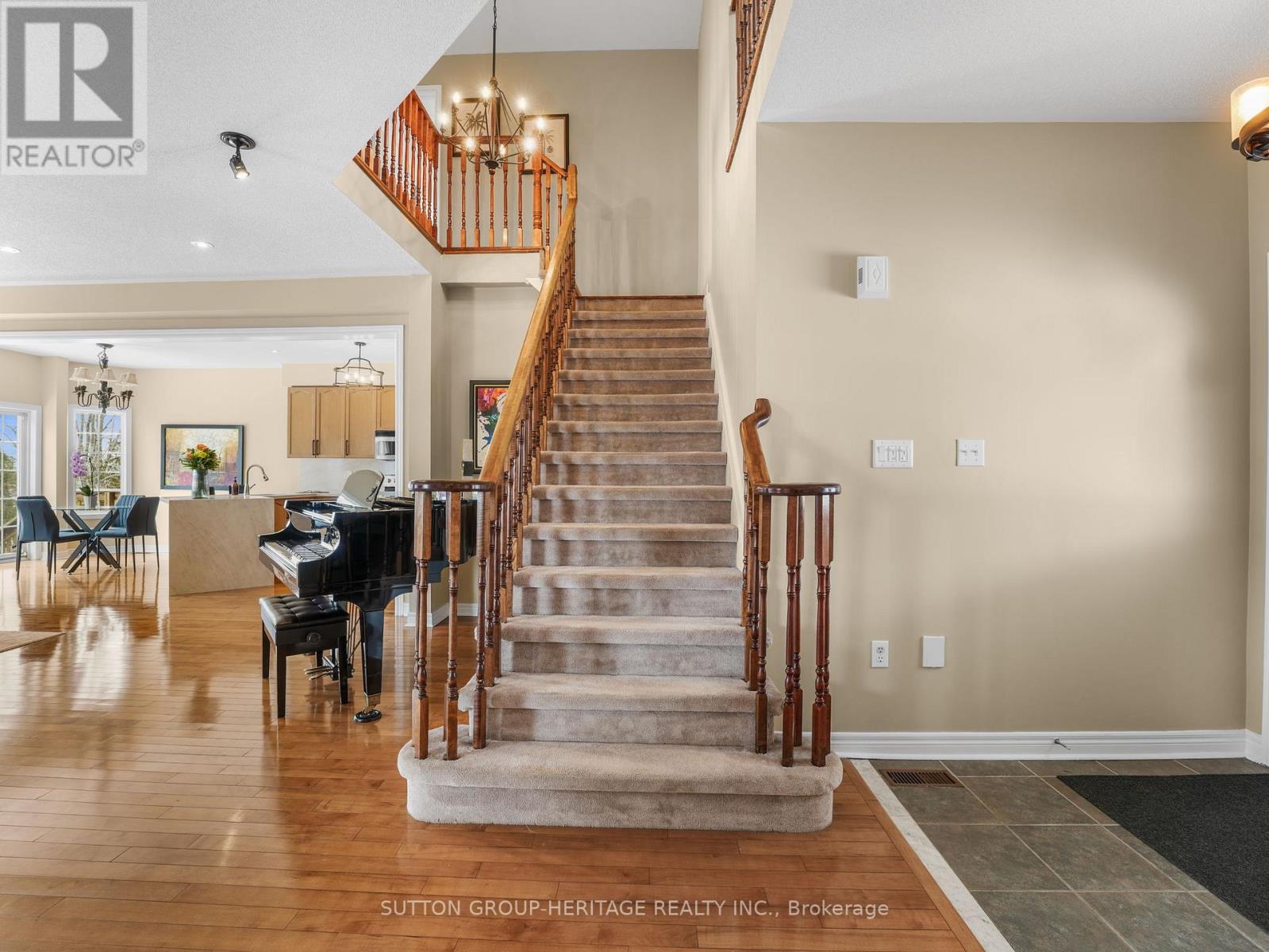 21 Sheldon Drive, Ajax, Ontario  L1T 4K7 - Photo 5 - E12837808