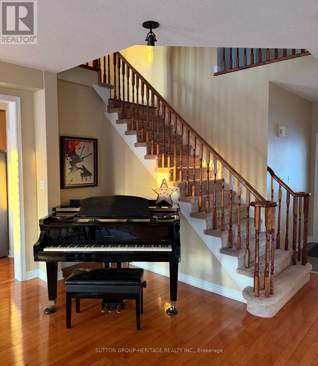 21 Sheldon Drive, Ajax, Ontario  L1T 4K7 - Photo 9 - E12837808