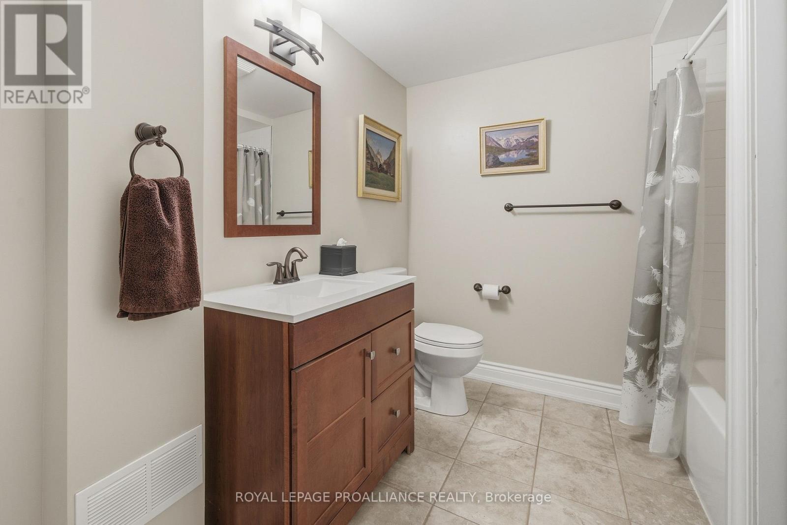 20 Pulla Street, Quinte West, Ontario  K8V 5P7 - Photo 32 - X12806258