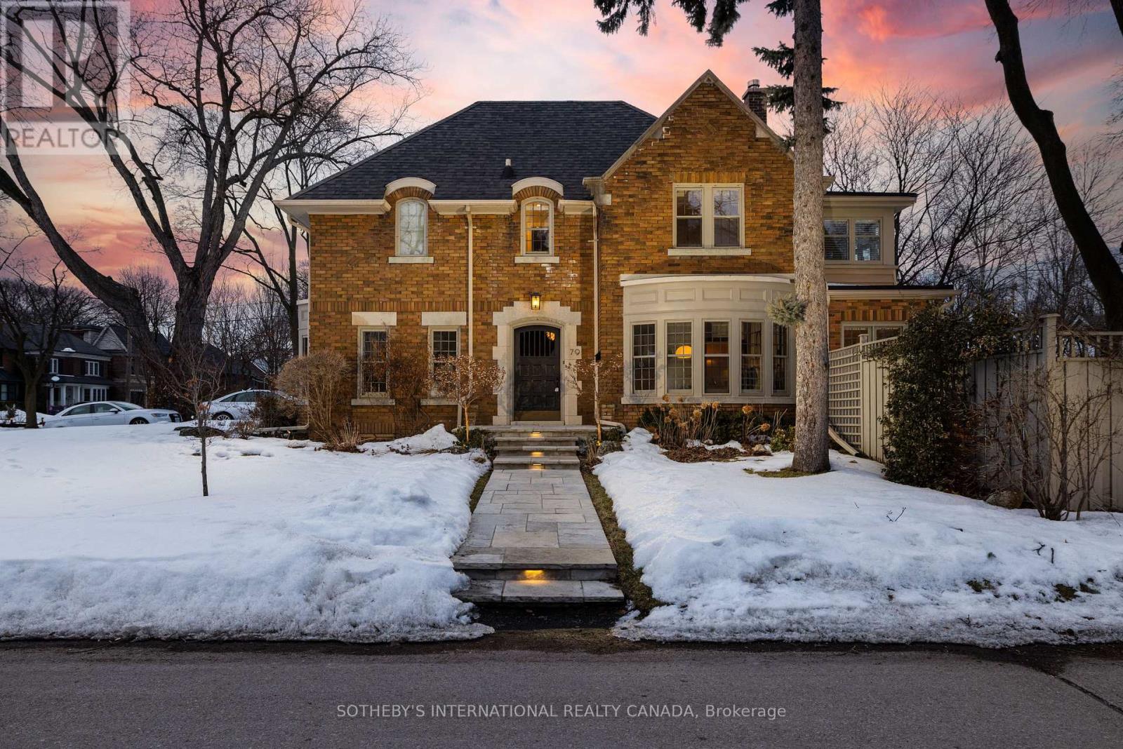 79 Willingdon Boulevard, Toronto, Ontario  M8X 2H8 - Photo 1 - W12837816