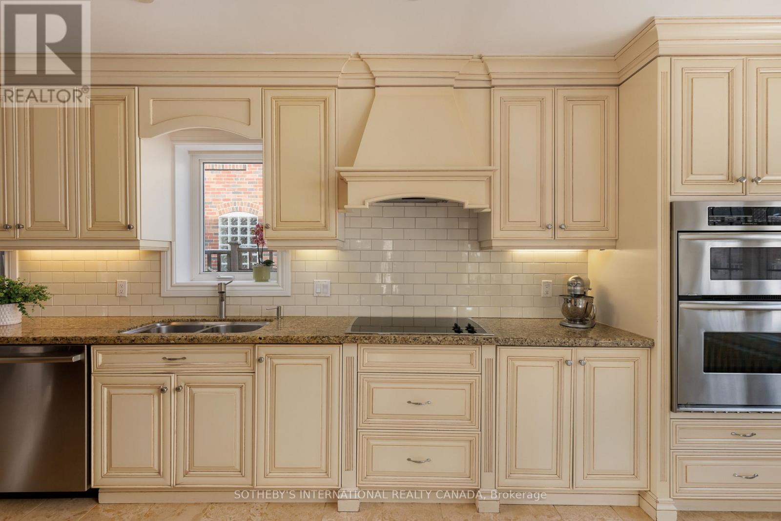 79 Willingdon Boulevard, Toronto, Ontario  M8X 2H8 - Photo 15 - W12837816