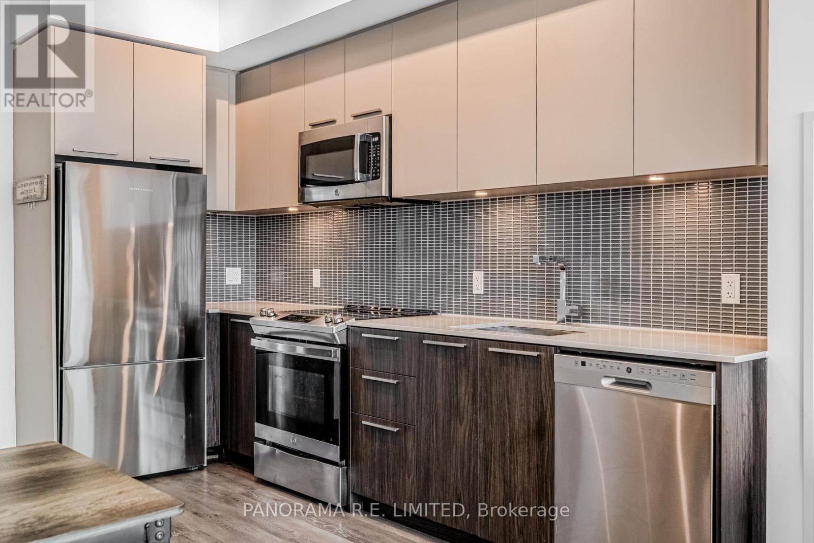 802 - 4208 Dundas Street W, Toronto, Ontario M8X 1Y6 - Photo 3 - W12837830