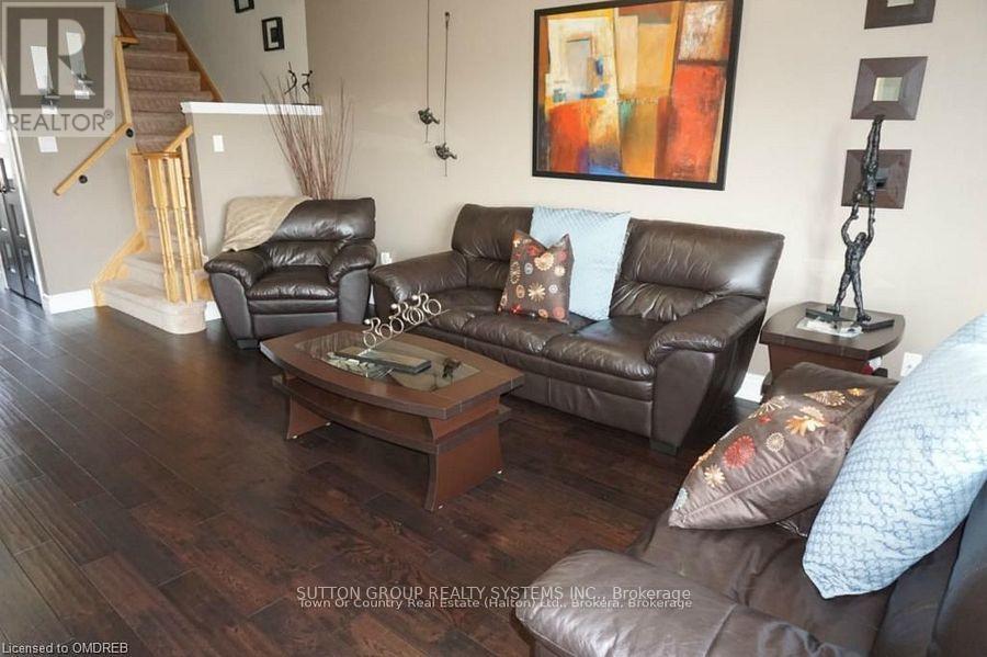 325 Hobbs Crescent, Milton, Ontario  L9T 0J1 - Photo 3 - W12837836