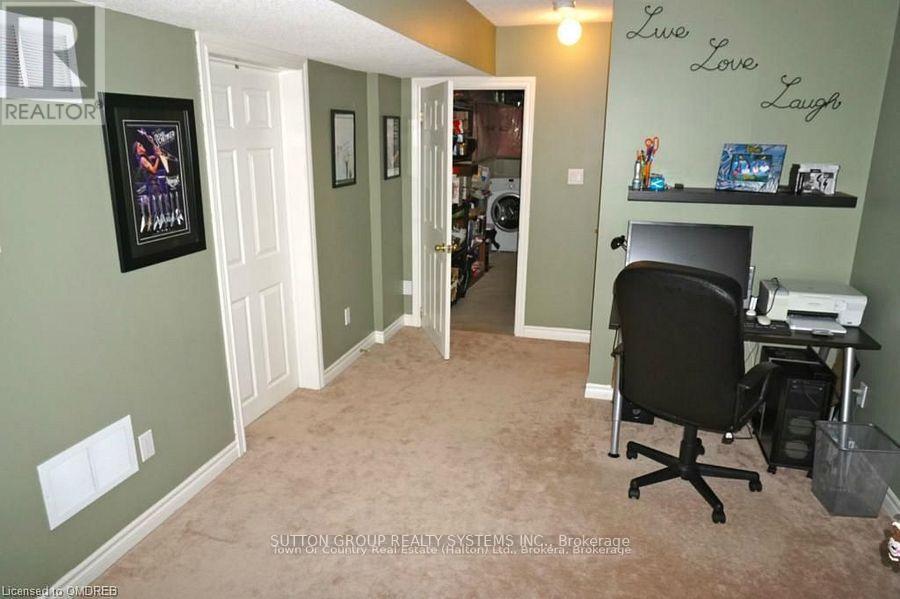 325 Hobbs Crescent, Milton, Ontario  L9T 0J1 - Photo 5 - W12837836