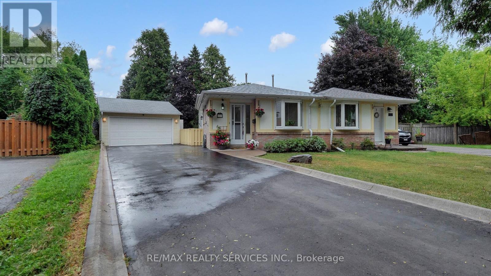 10 Minton Place, Brampton, Ontario  L6S 2S7 - Photo 1 - W12837888