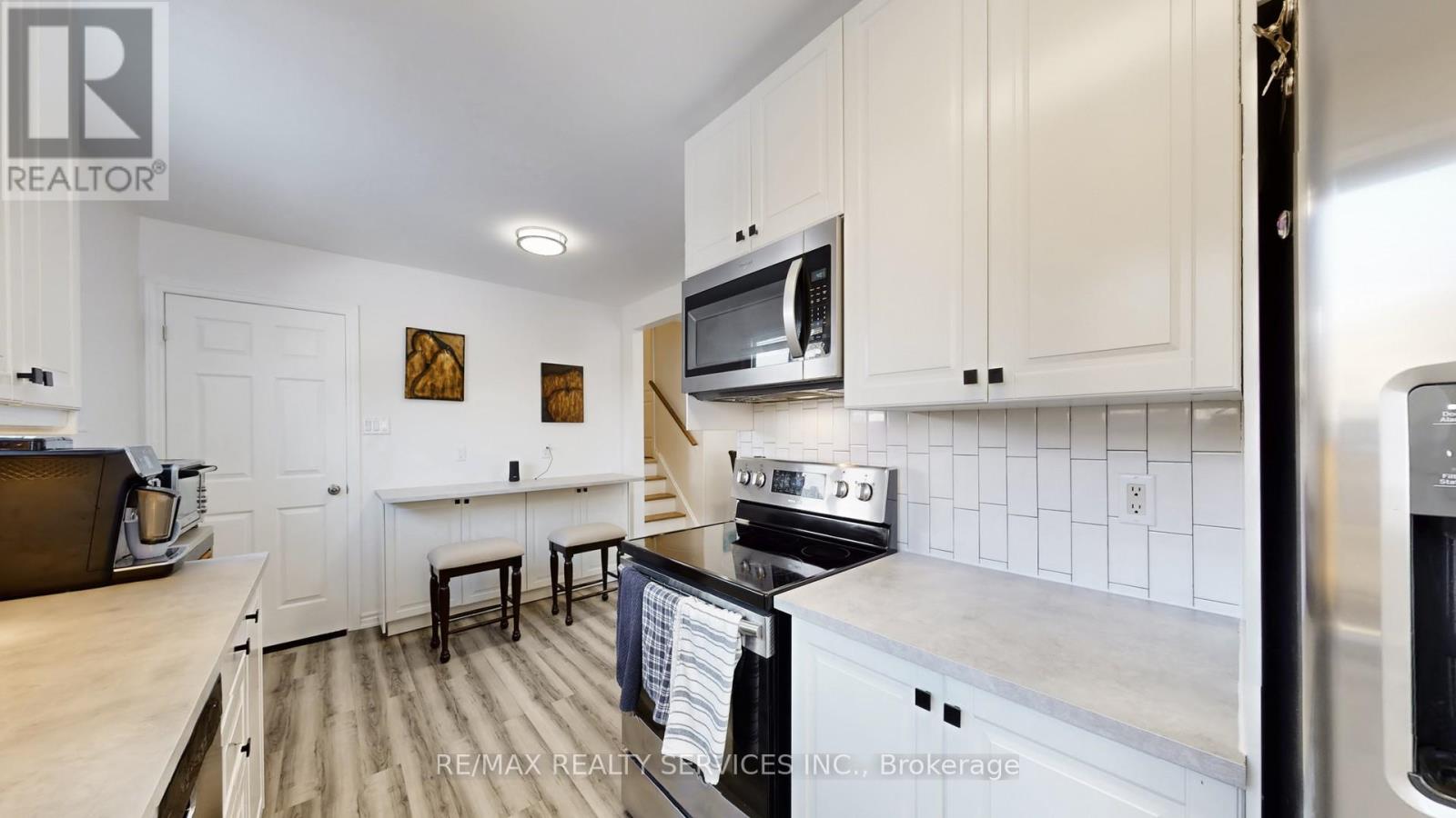 10 Minton Place, Brampton, Ontario  L6S 2S7 - Photo 11 - W12837888