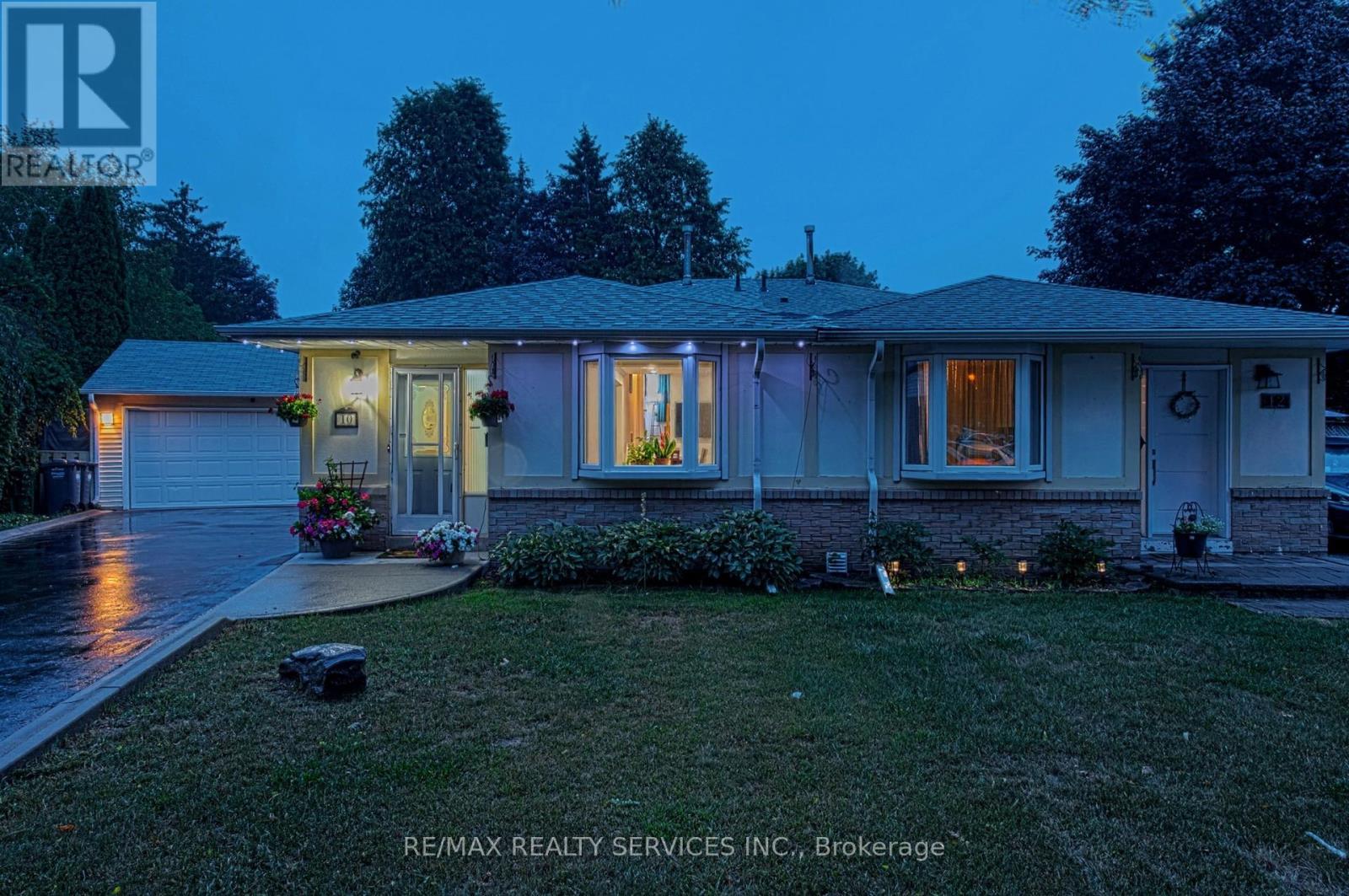 10 Minton Place, Brampton, Ontario  L6S 2S7 - Photo 2 - W12837888