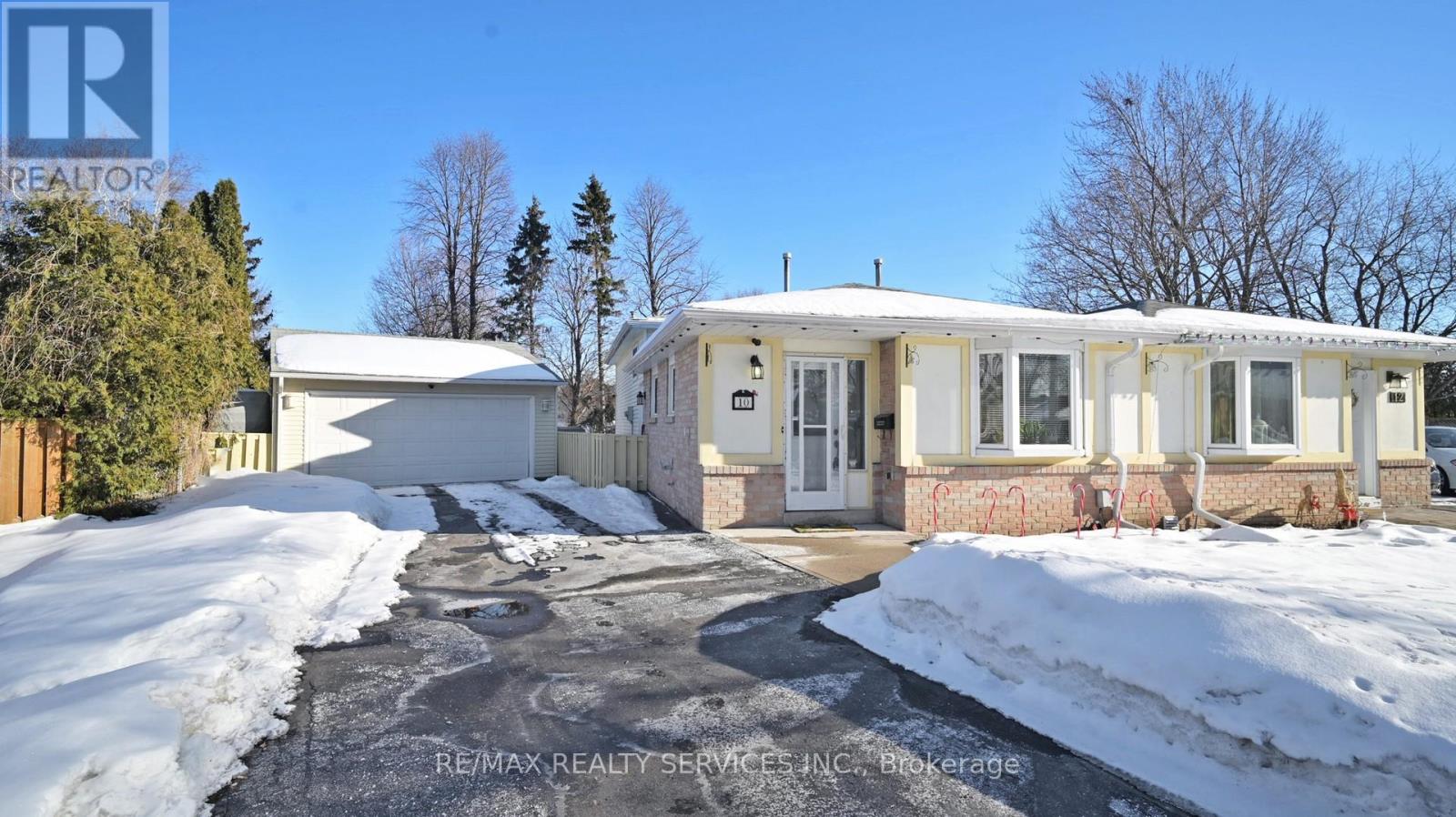 10 Minton Place, Brampton, Ontario  L6S 2S7 - Photo 3 - W12837888