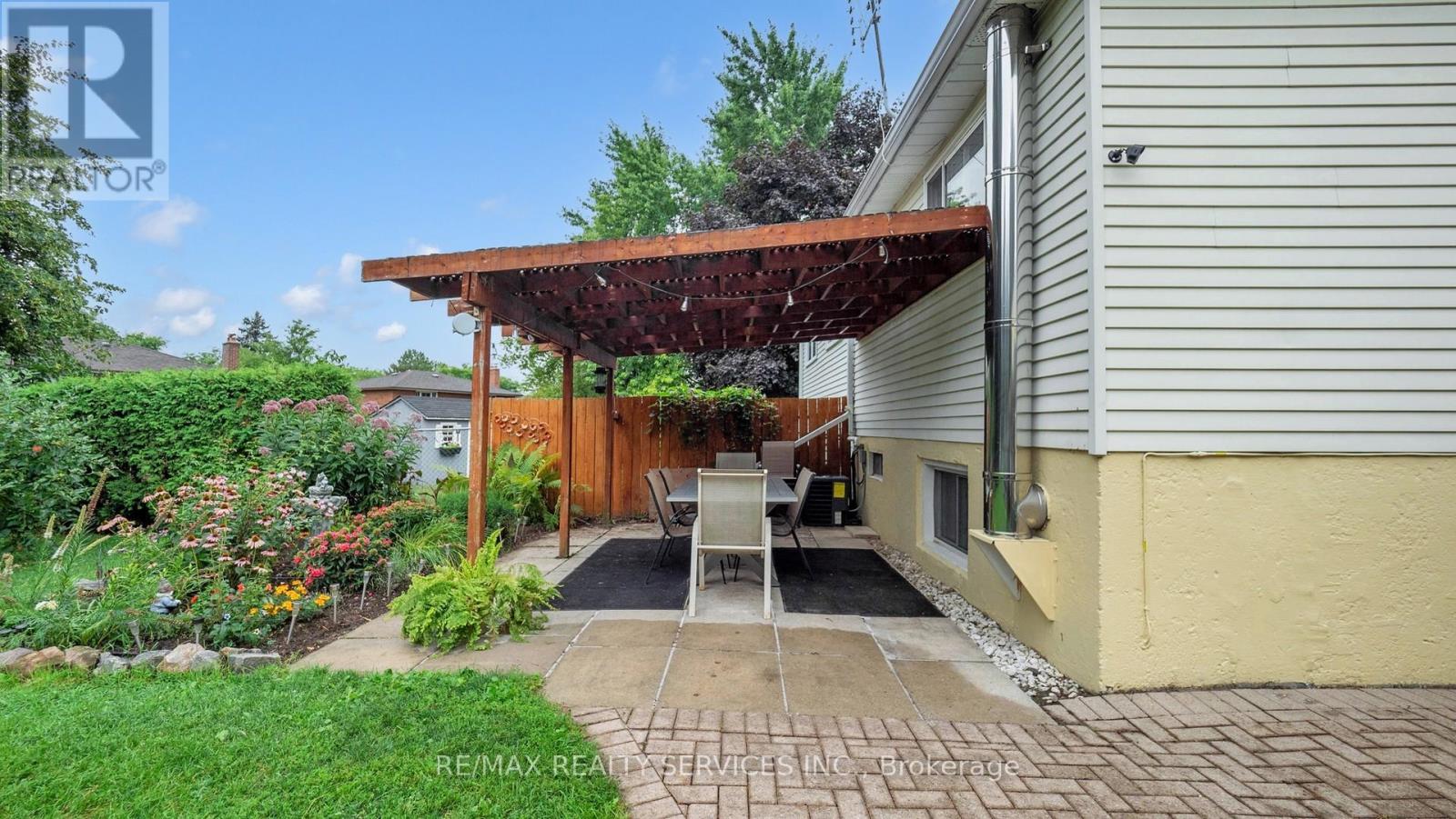 10 Minton Place, Brampton, Ontario  L6S 2S7 - Photo 46 - W12837888