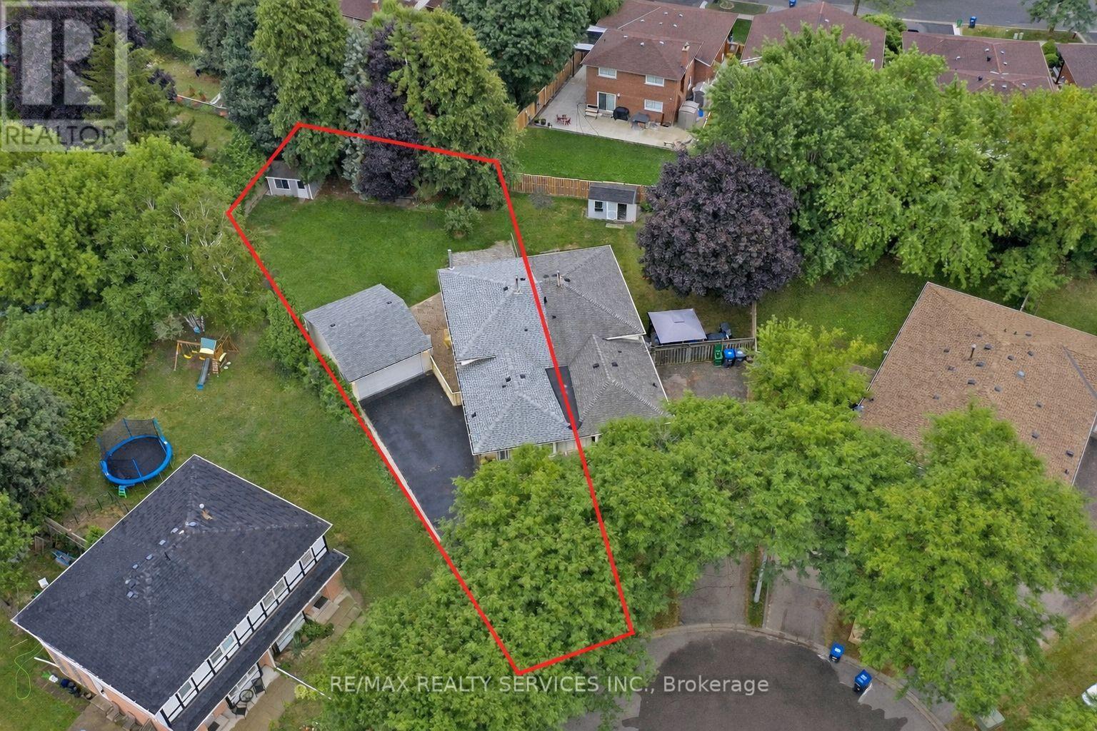 10 Minton Place, Brampton, Ontario  L6S 2S7 - Photo 49 - W12837888