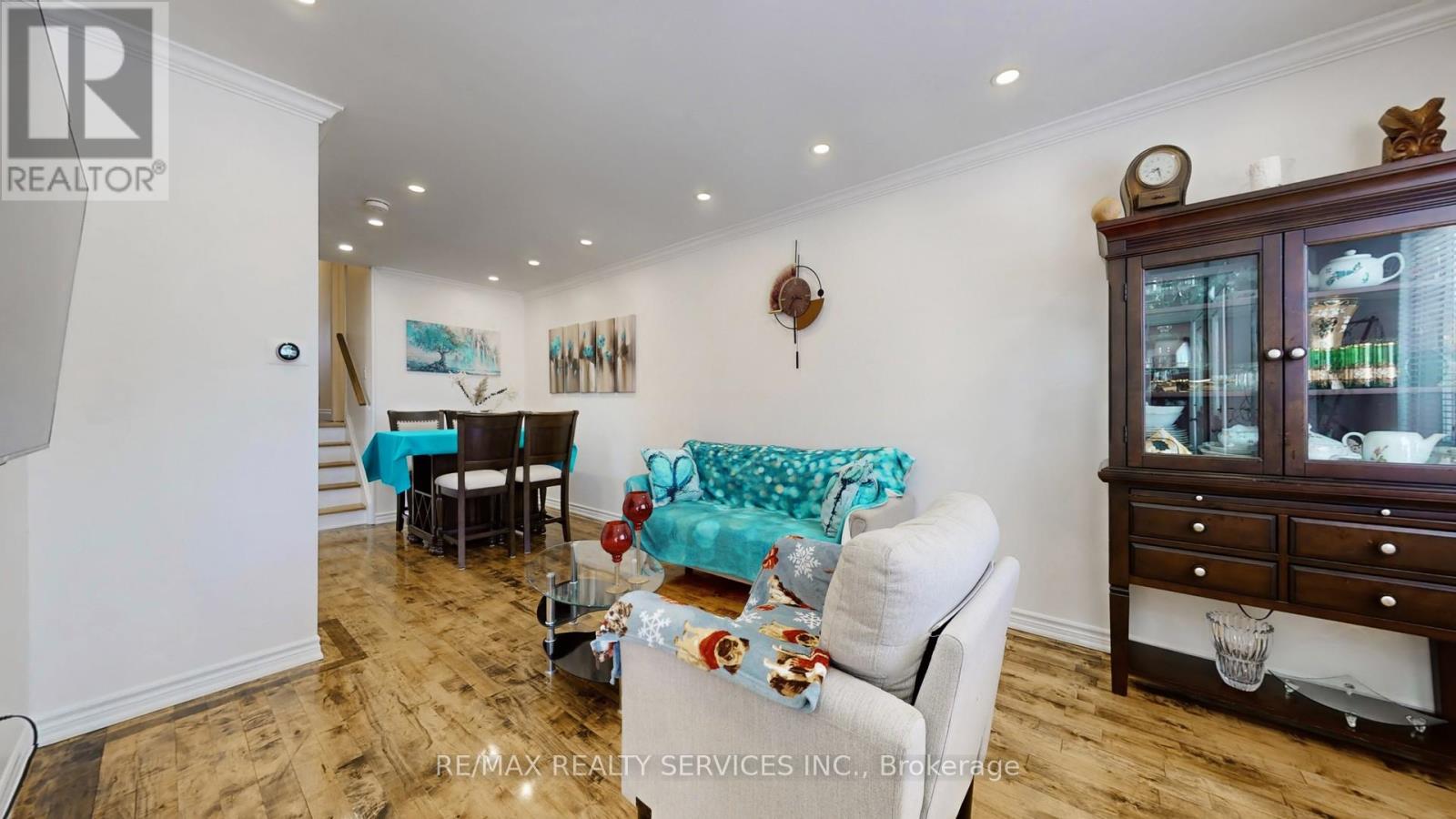 10 Minton Place, Brampton, Ontario  L6S 2S7 - Photo 8 - W12837888