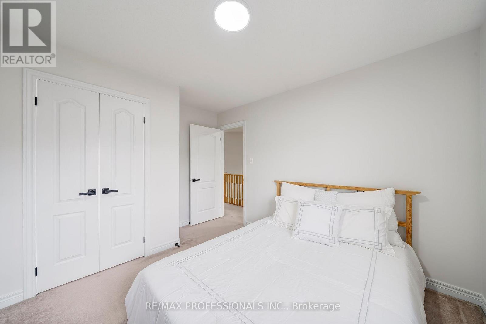 67 Chaplin Crescent, Halton Hills, Ontario  L7G 5V6 - Photo 25 - W12837902