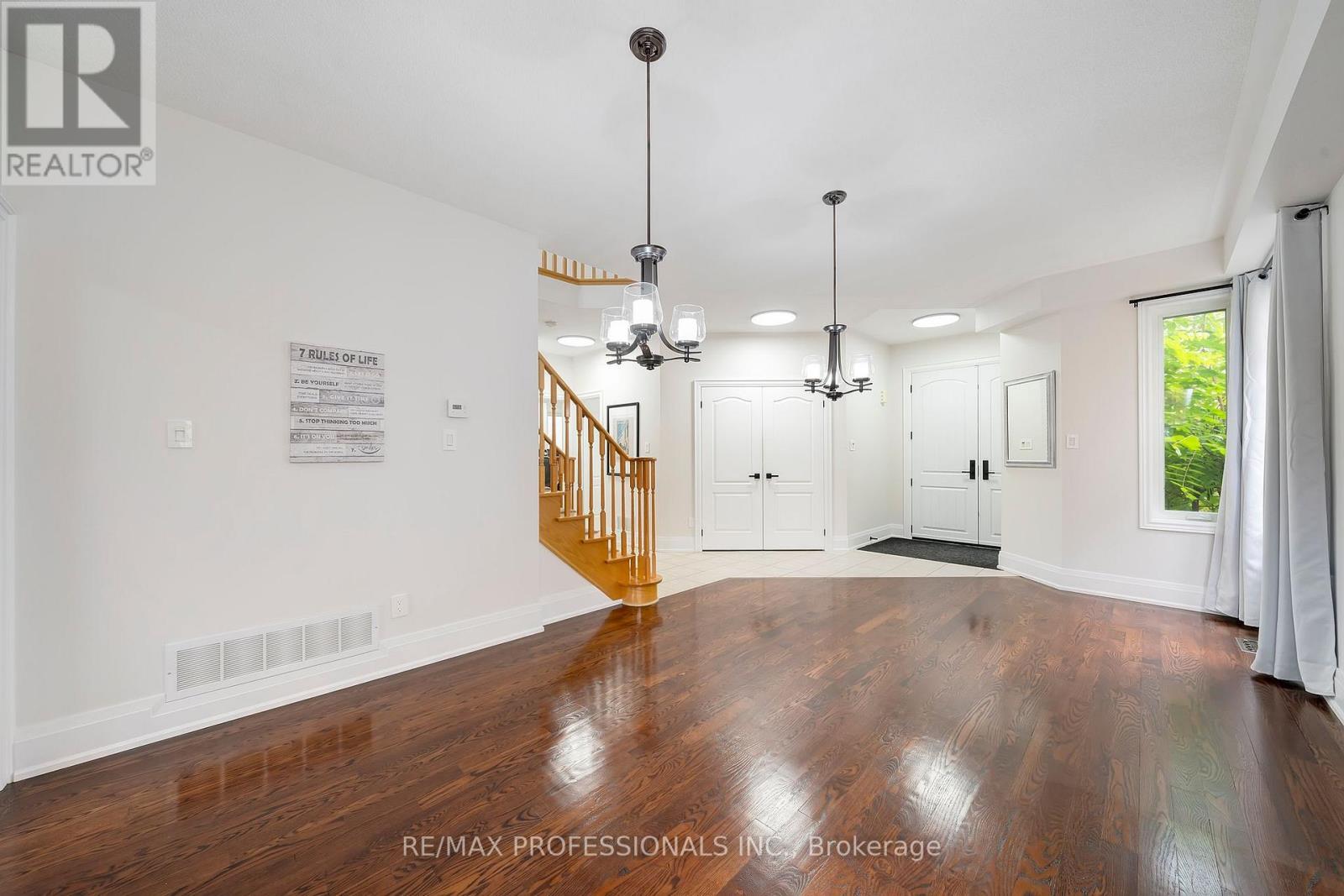 67 Chaplin Crescent, Halton Hills, Ontario  L7G 5V6 - Photo 6 - W12837902