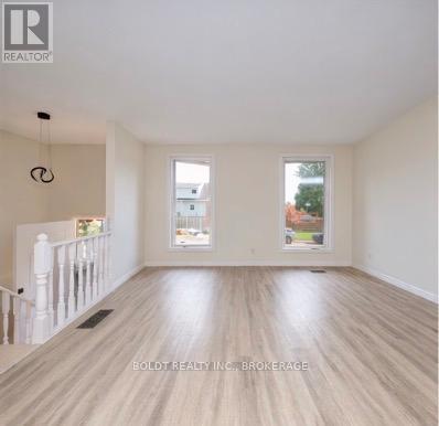 17 Colborne Street, Thorold, Ontario  L2V 3P8 - Photo 4 - X12449381