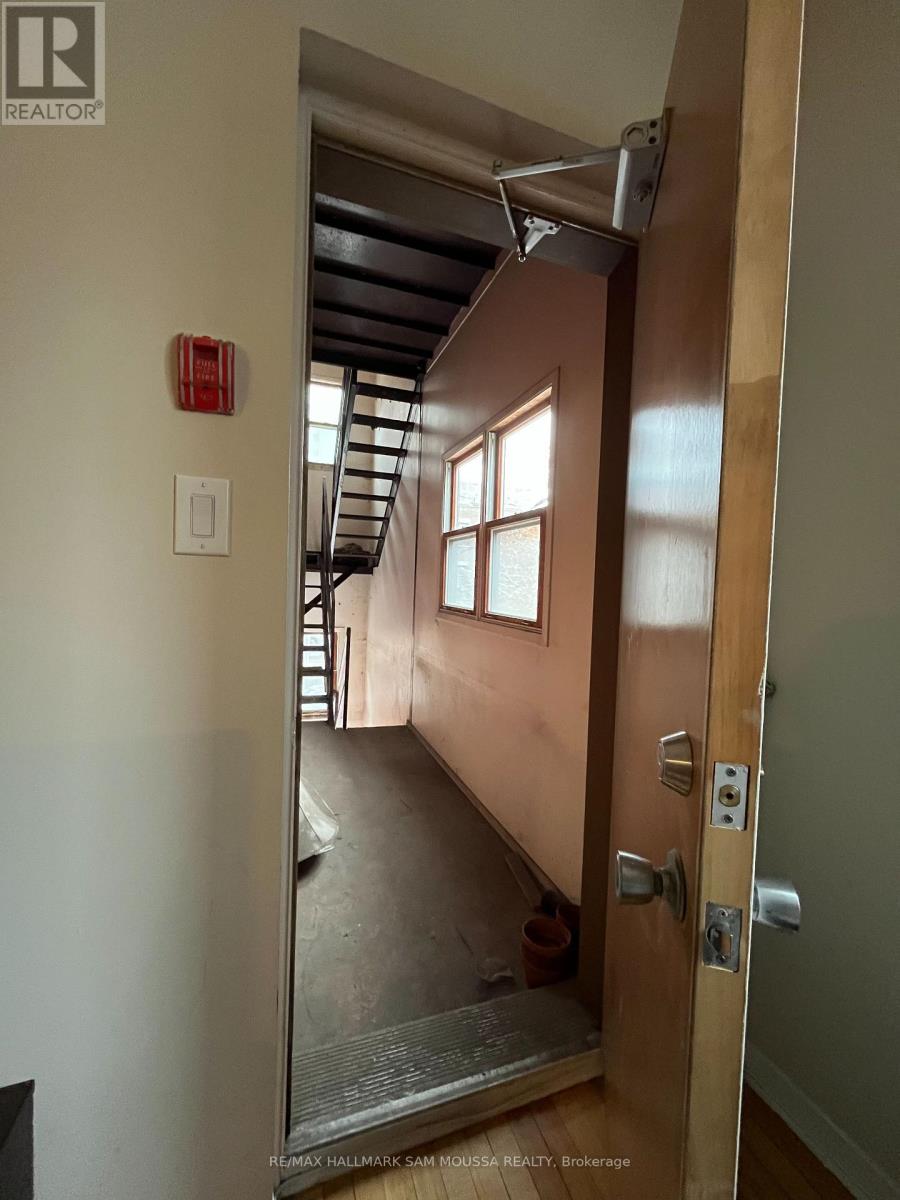 6 - 232 Cooper Street, Ottawa, Ontario  K2P 0G4 - Photo 11 - X12763194