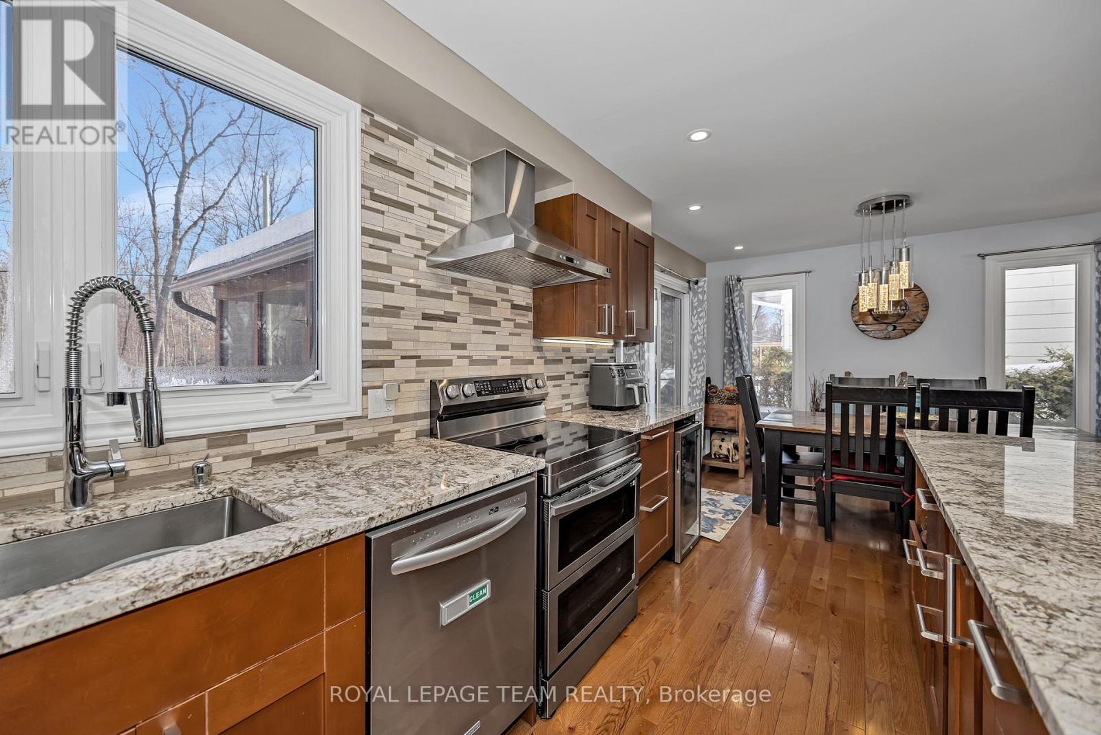 55 Coldstream Drive, Ottawa, Ontario  K0A 3P0 - Photo 12 - X12829290