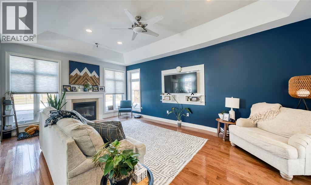 4294 Garden Crescent, Petrolia photo 15