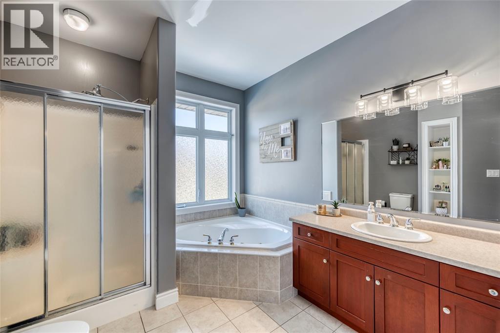 4294 Garden Crescent, Petrolia photo 29