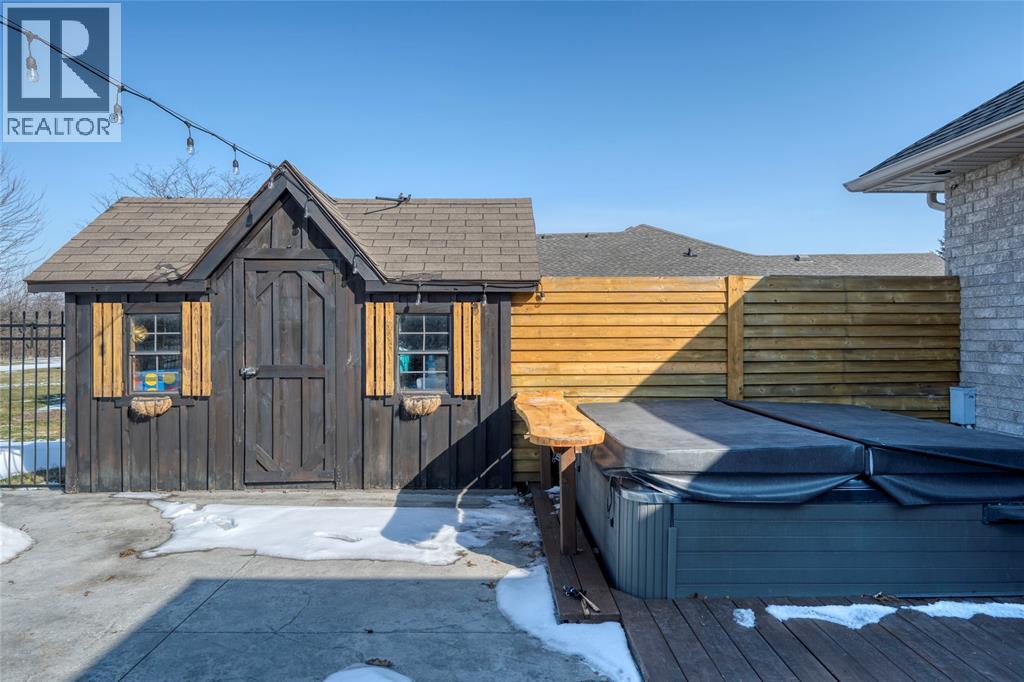 4294 Garden Crescent, Petrolia photo 41