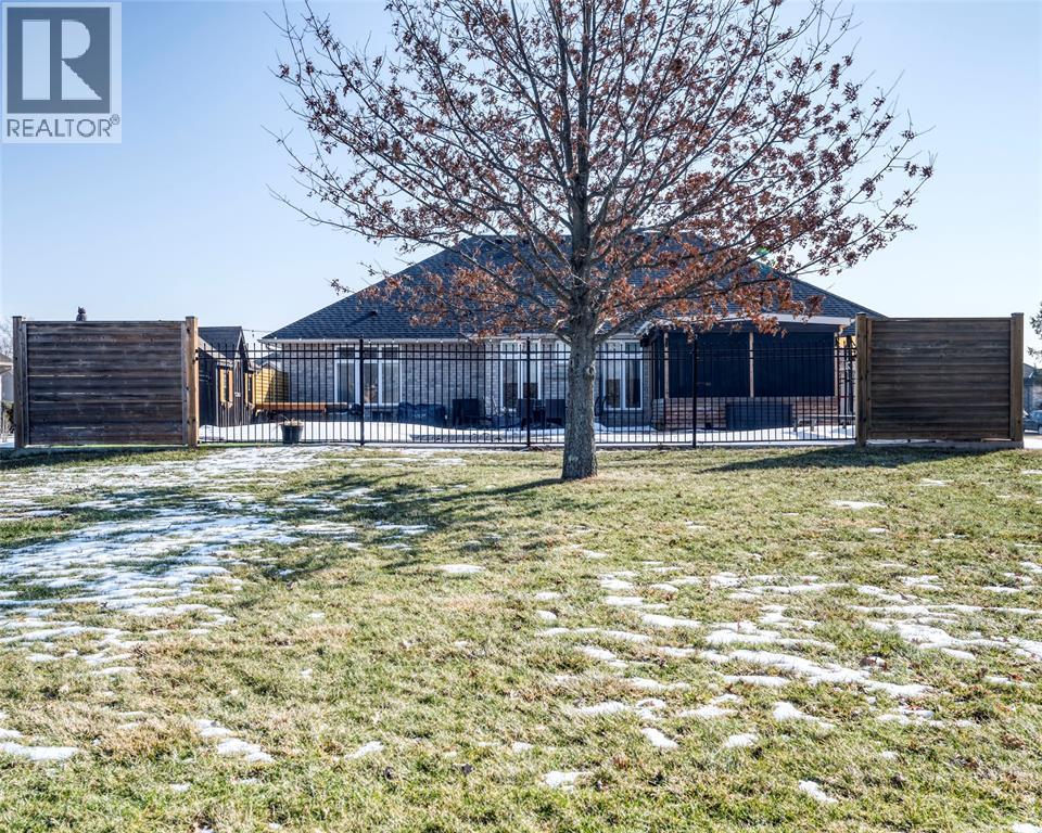 4294 Garden Crescent, Petrolia photo 43