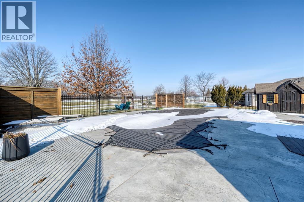 4294 Garden Crescent, Petrolia photo 46