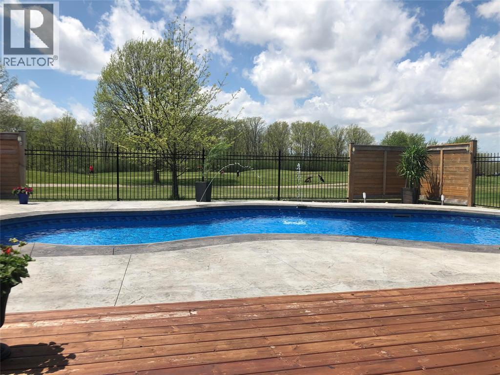 4294 Garden Crescent, Petrolia photo 50