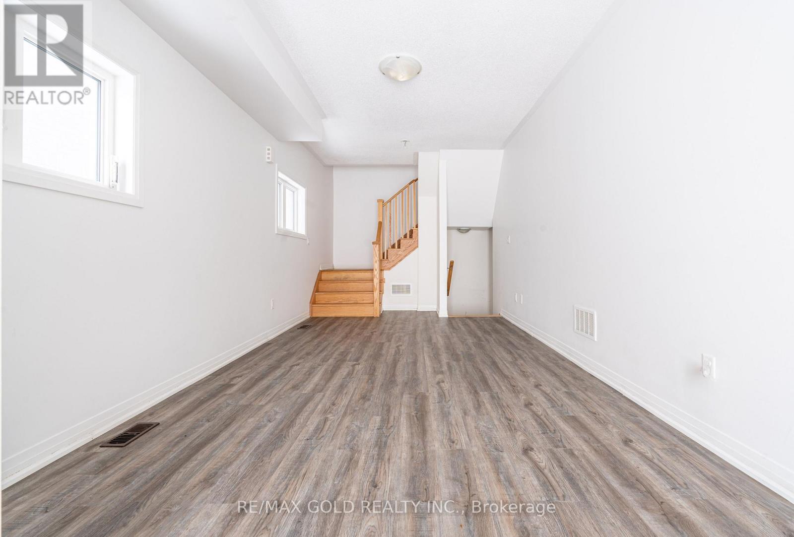 18 Haydrop Road, Brampton, Ontario  L6P 4P3 - Photo 3 - W12837136