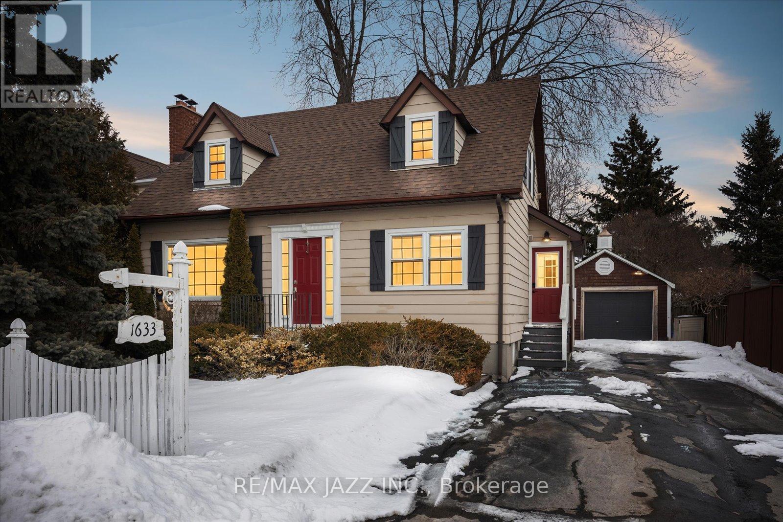 1633 Charles Street, Whitby, Ontario  L1N 1C1 - Photo 2 - E12837908