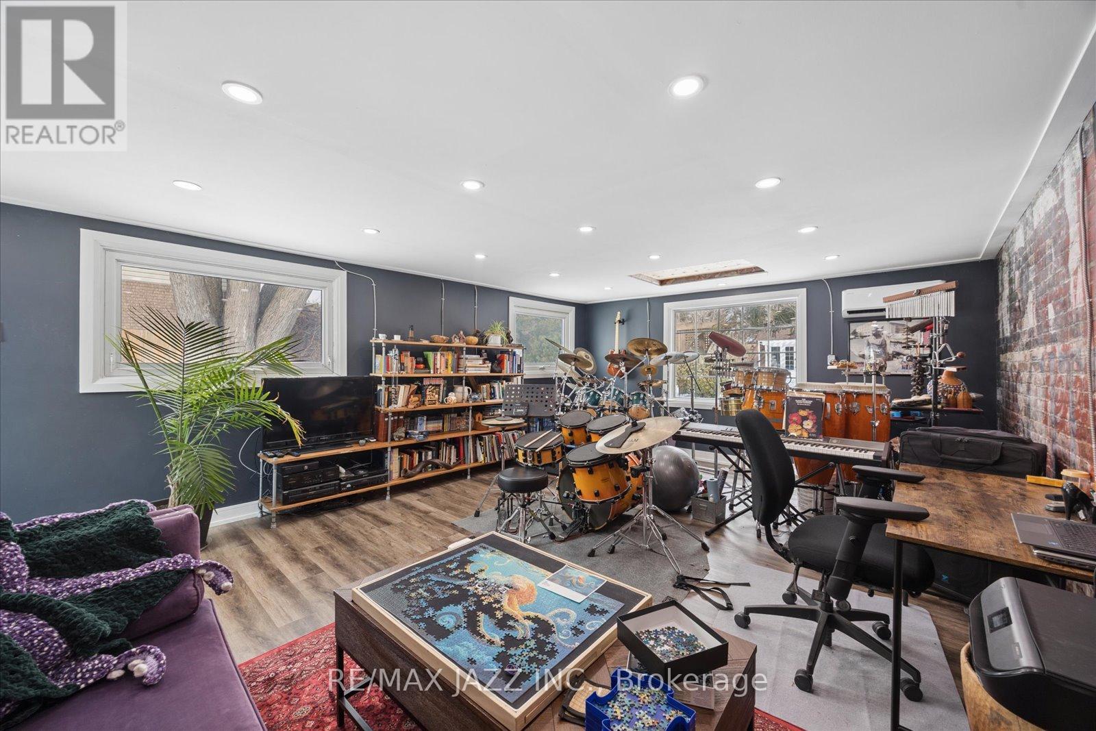 1633 Charles Street, Whitby, Ontario  L1N 1C1 - Photo 30 - E12837908