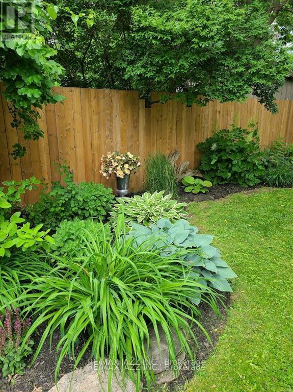 1633 Charles Street, Whitby, Ontario  L1N 1C1 - Photo 39 - E12837908