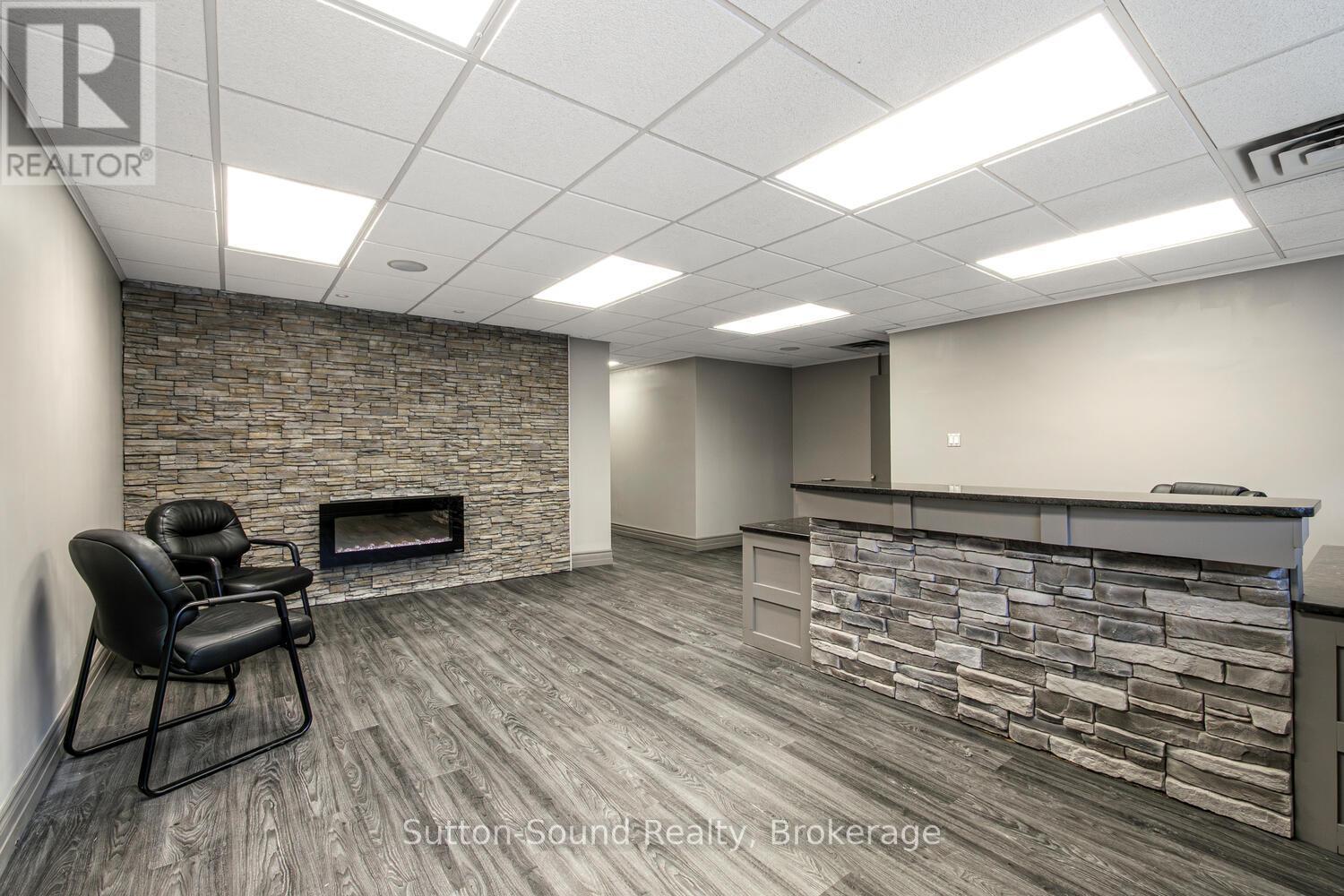 757 2nd Avenue E, Owen Sound, Ontario  N4K 2G9 - Photo 2 - X12837938