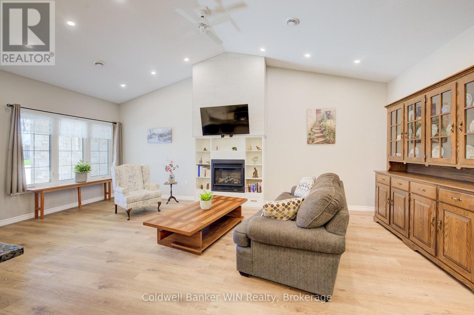 103 Broomer Crescent, Wellington North, Ontario  N0G 2L2 - Photo 9 - X12838040