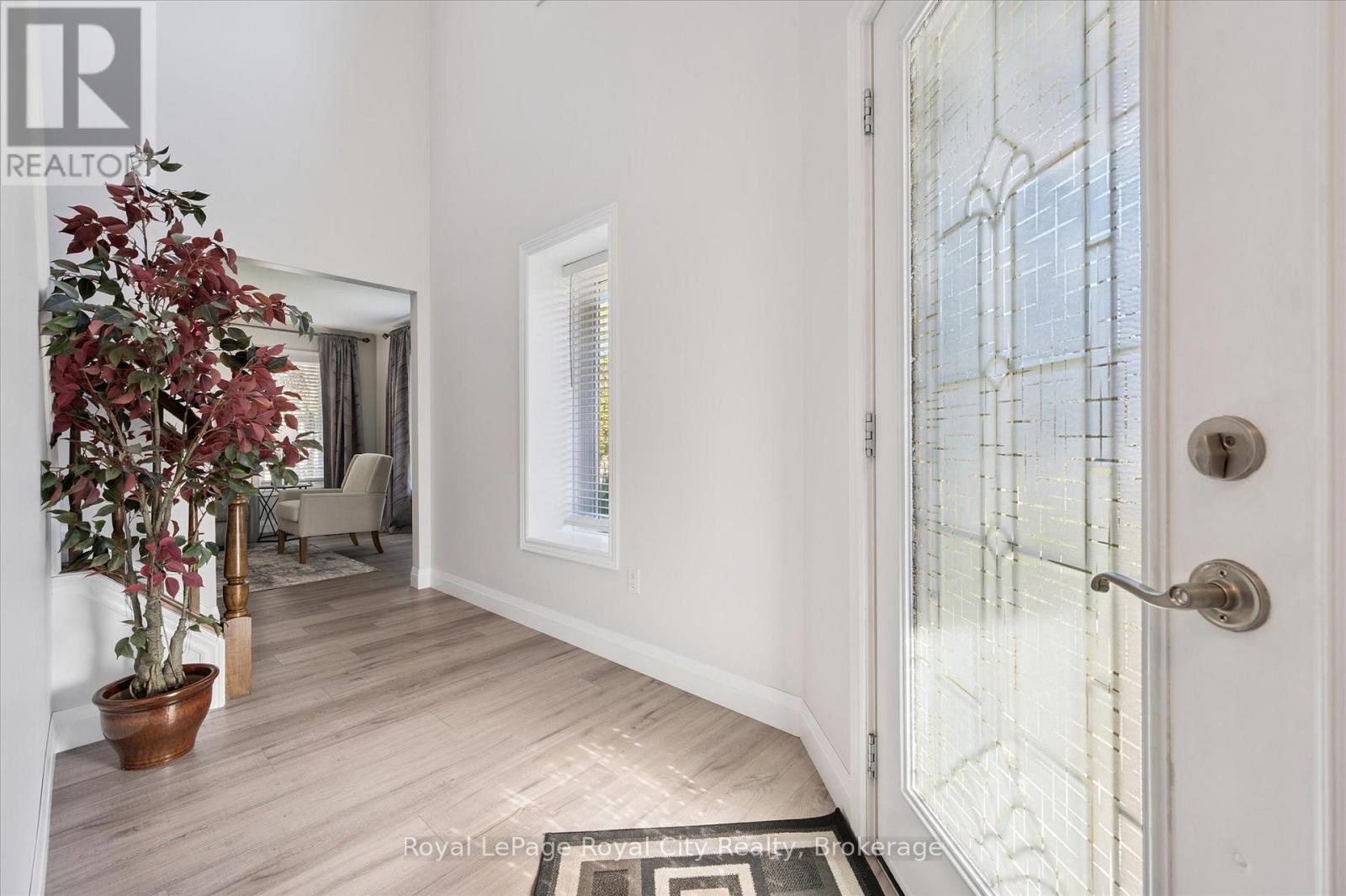 3 Pine Ridge Drive, Guelph, Ontario  N1L 1N6 - Photo 7 - X12838054