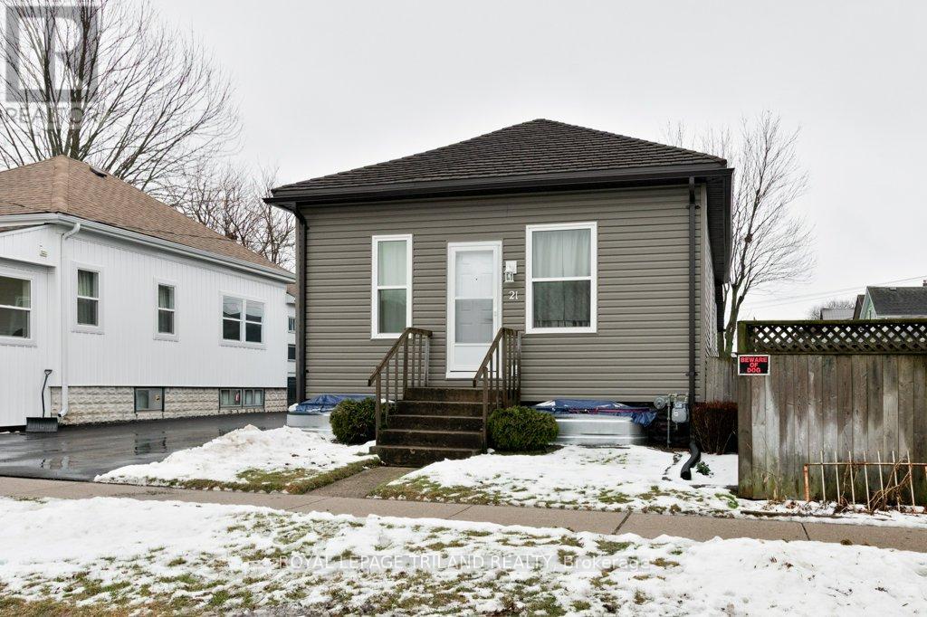 21 Mariam Street, St. Thomas, Ontario  N5P 1W9 - Photo 3 - X12837916