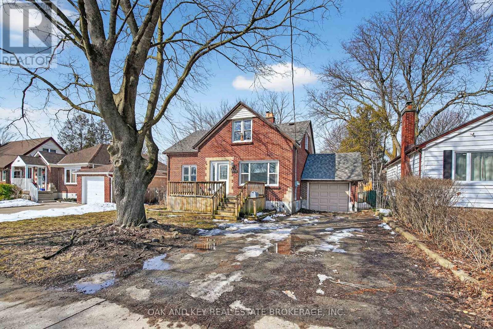 1878 Churchill Avenue, London East, Ontario  N5W 2L6 - Photo 3 - X12837928