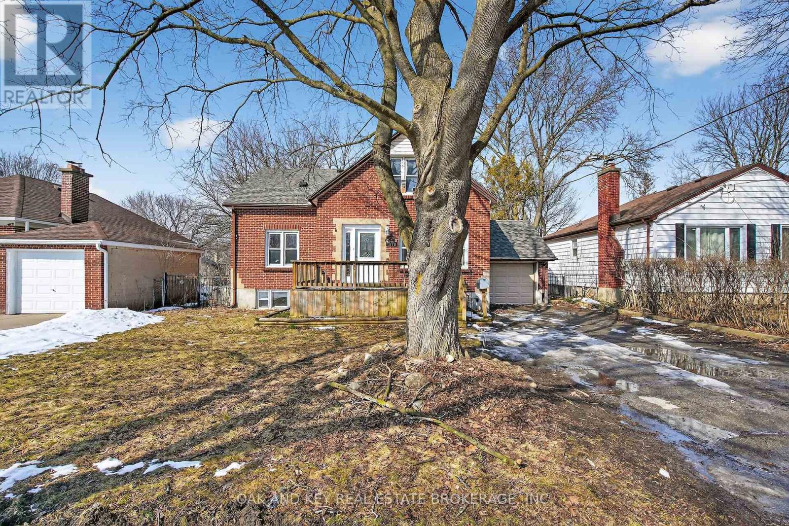 1878 Churchill Avenue, London East, Ontario  N5W 2L6 - Photo 4 - X12837928