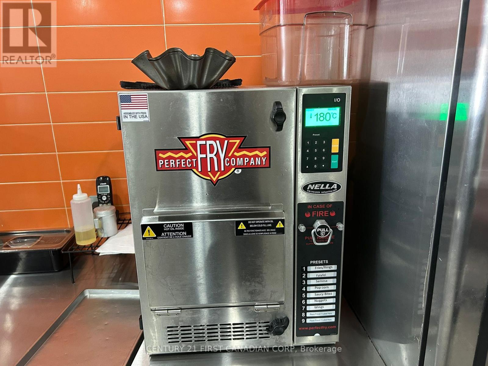 4110 Petrolia Line, Petrolia, Ontario  N0N 1R0 - Photo 10 - X12837942