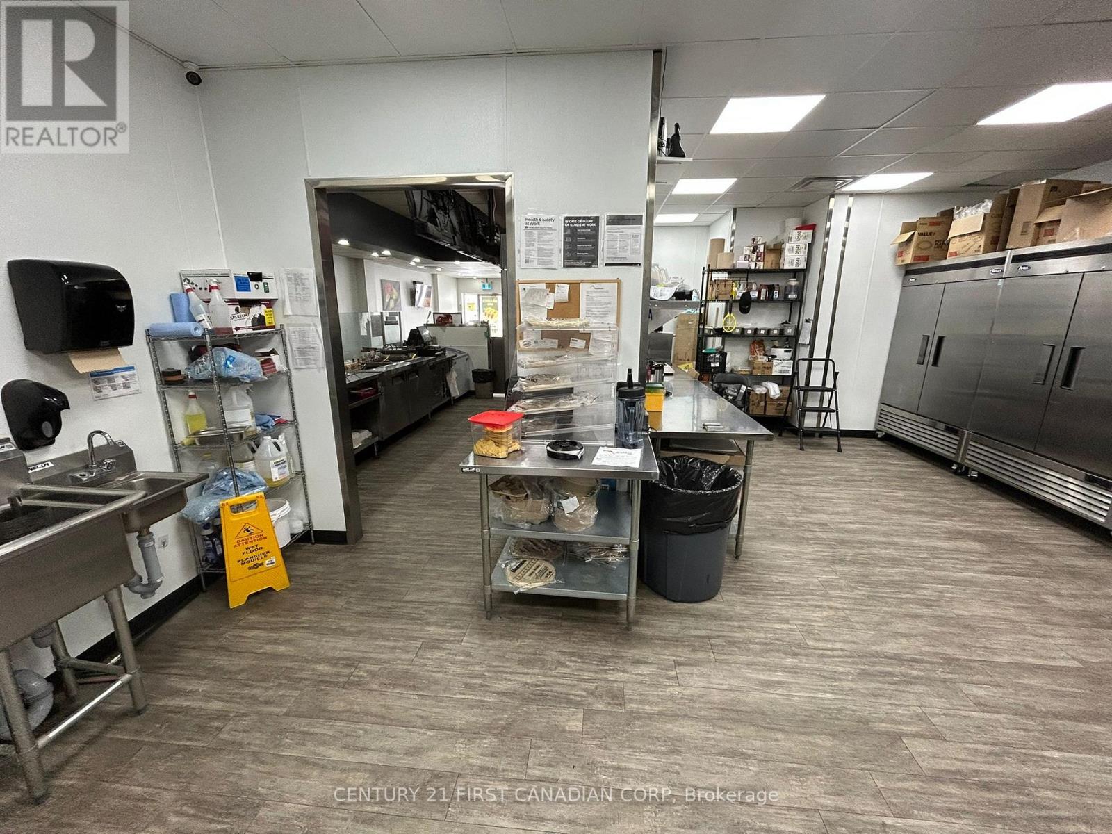 4110 Petrolia Line, Petrolia, Ontario  N0N 1R0 - Photo 26 - X12837942